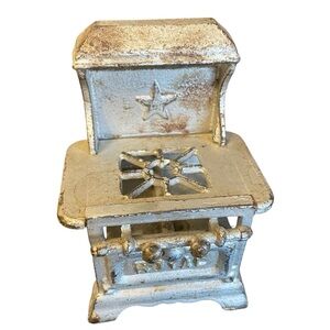 Vintage Royal Miniature Cast Iron Stove Silver, kitchen or dollhouse decor